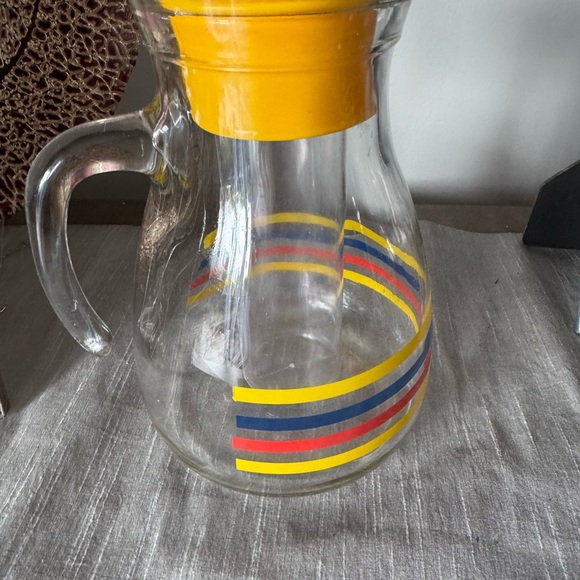 Vintage Cerve italian fiesta Glass Pitcher with Lid. Like new condition. 8” - Picture 6 of 8